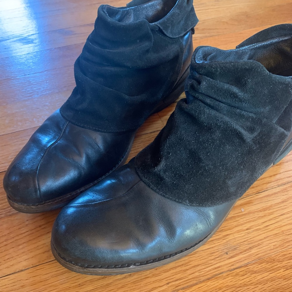 Patagonia Addie Ruffle Ankle Boots Botties Low Heel Suede Slouch